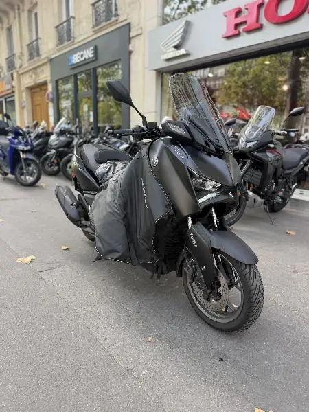 XMAX 125