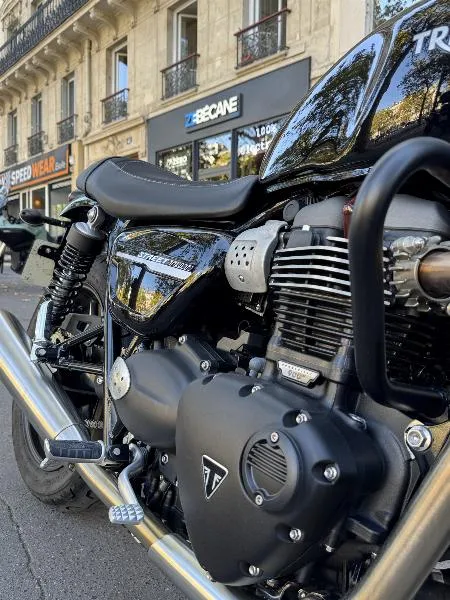 STREET TWIN  900