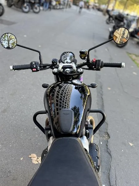 STREET TWIN  900