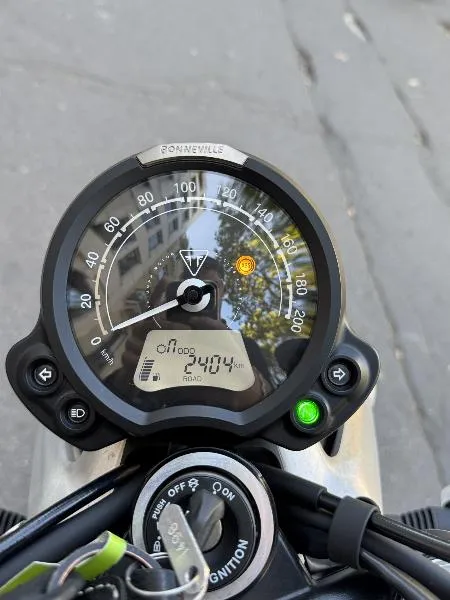 STREET TWIN  900