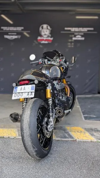 THRUXTON 1200 TFC