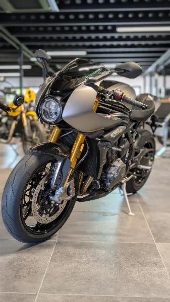SPEED TRIPLE 1200 RR
