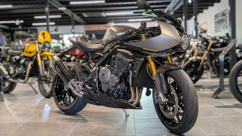 SPEED TRIPLE 1200 RR
