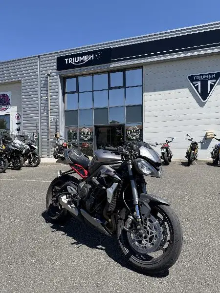 STREET TRIPLE 765 RS