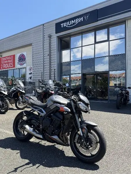 STREET TRIPLE 765 RS