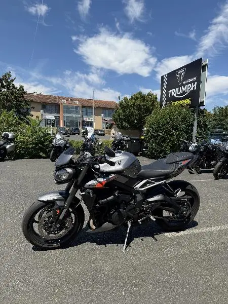 STREET TRIPLE 765 RS