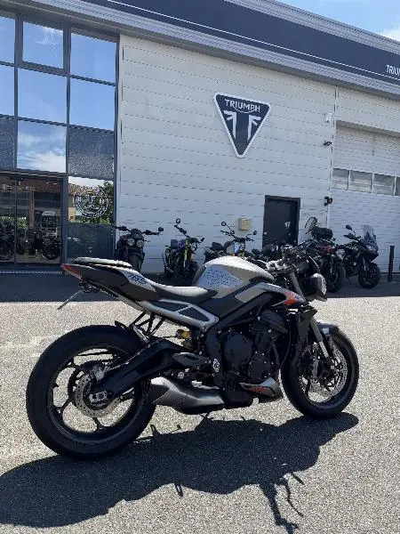 STREET TRIPLE 765 RS
