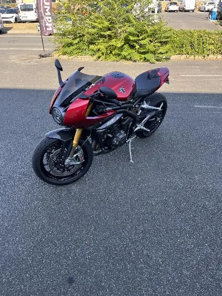 SPEED TRIPLE 1200 RR