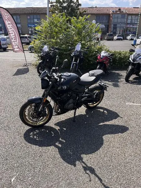 TRIDENT 800
