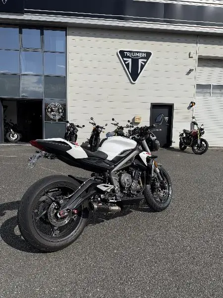 STREET TRIPLE 660 S