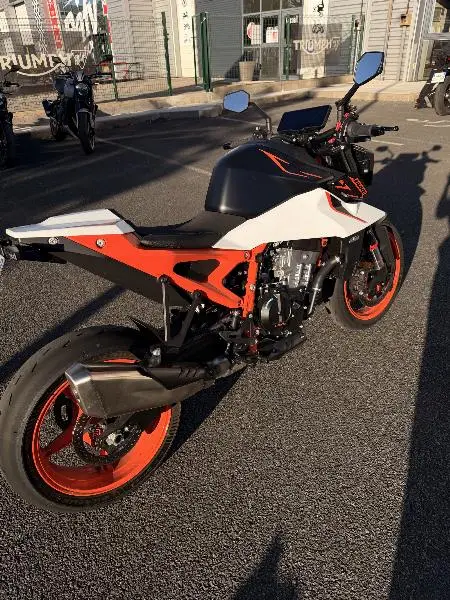 990 DUKE