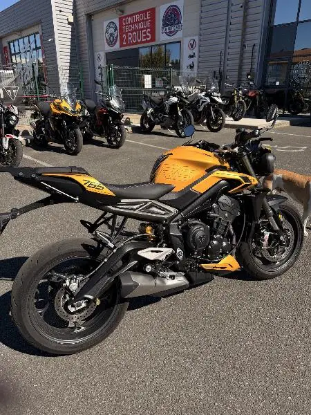 STREET TRIPLE 765 RS
