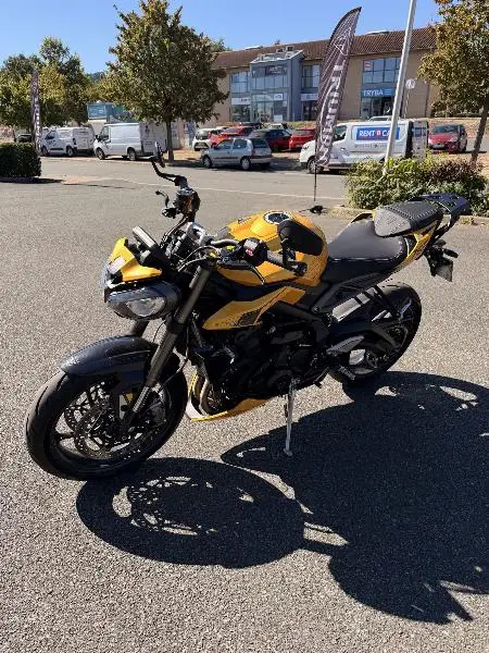 STREET TRIPLE 765 RS