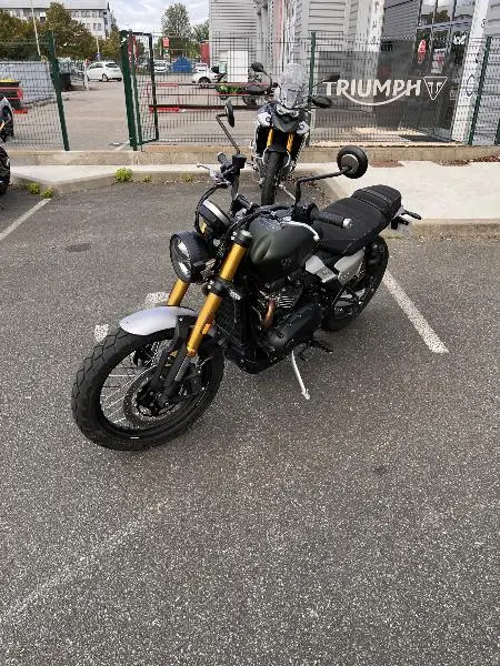 SCRAMBLER 900
