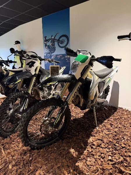 TF 250E