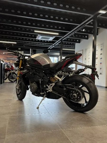 SPEED TRIPLE 1200 RS