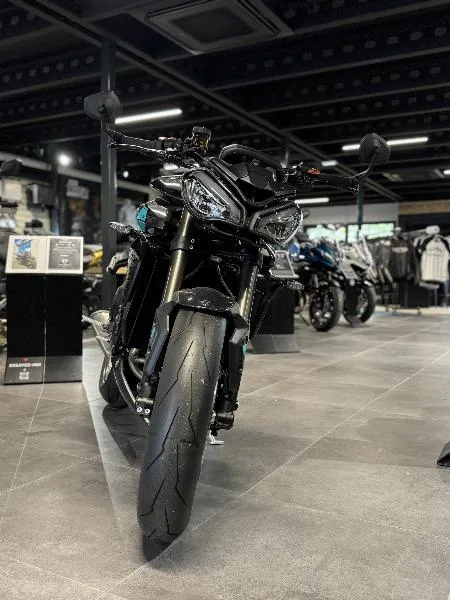 STREET TRIPLE 765 RS