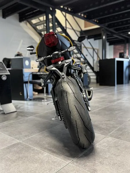 STREET TRIPLE 765 RS