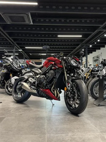 STREET TRIPLE 765 RS