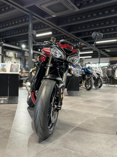 STREET TRIPLE 765 RS