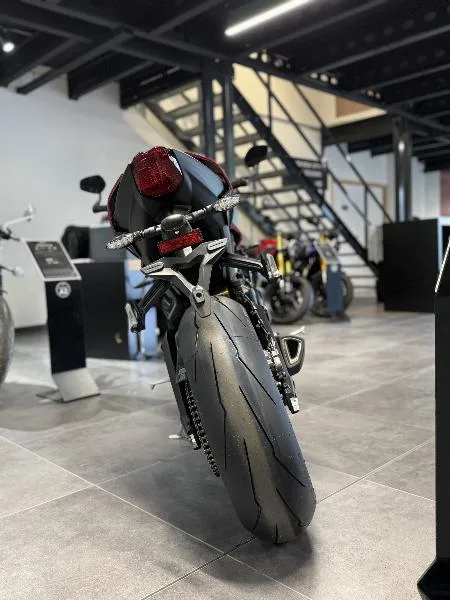 STREET TRIPLE 765 RS
