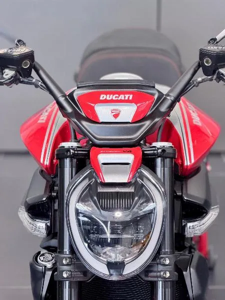 X DIAVEL V4