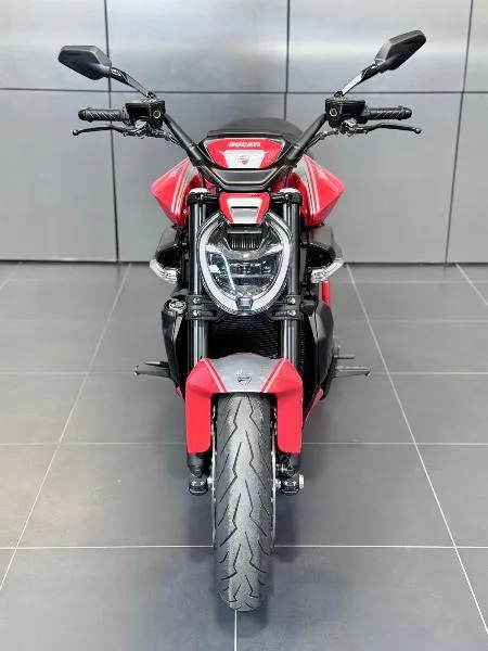 X DIAVEL V4