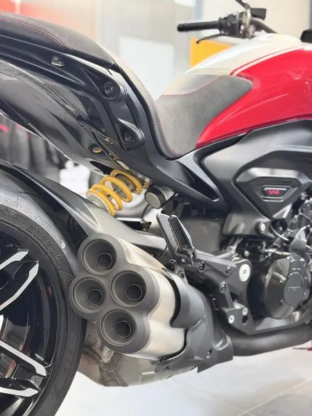X DIAVEL V4