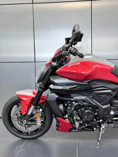 X DIAVEL V4