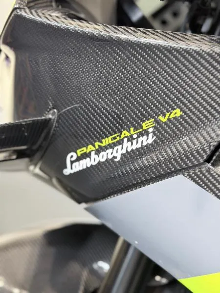 PANIGALE V4 LAMBORGHINI