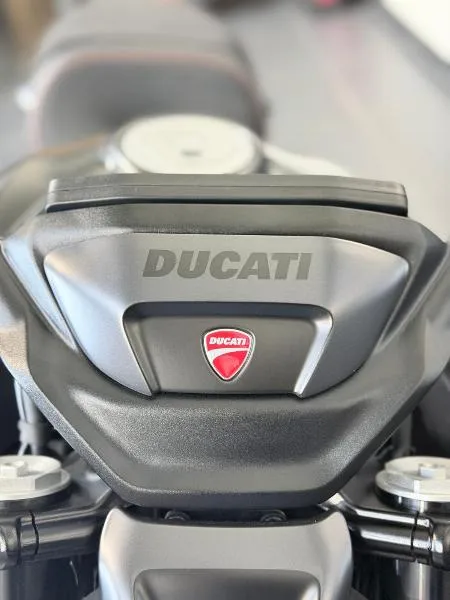 X DIAVEL V4