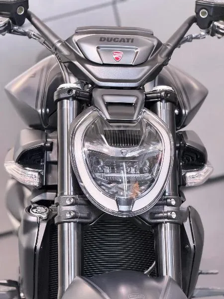 X DIAVEL V4