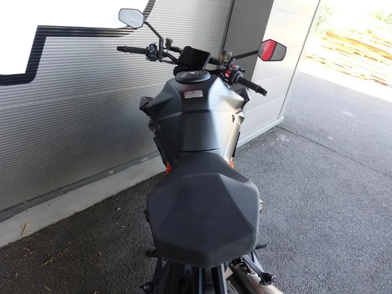 1390 SUPER DUKE R EVO 2024 IMMATRICULE 2025