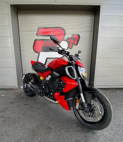 DIAVEL V4