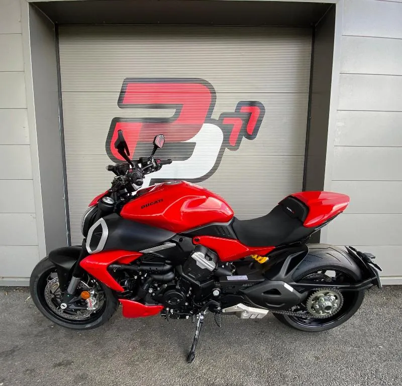 DIAVEL V4