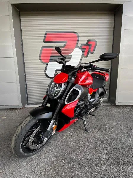 DIAVEL V4