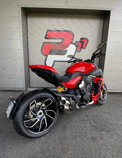DIAVEL V4