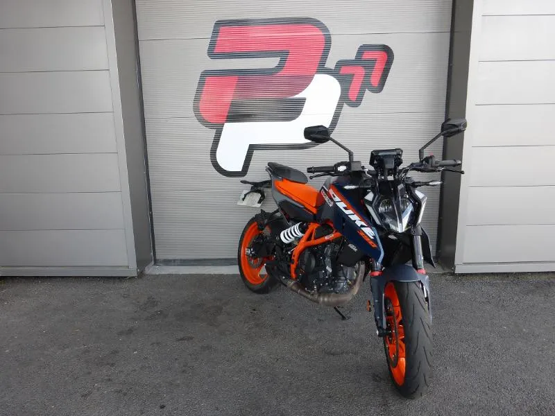 390 DUKE 2025