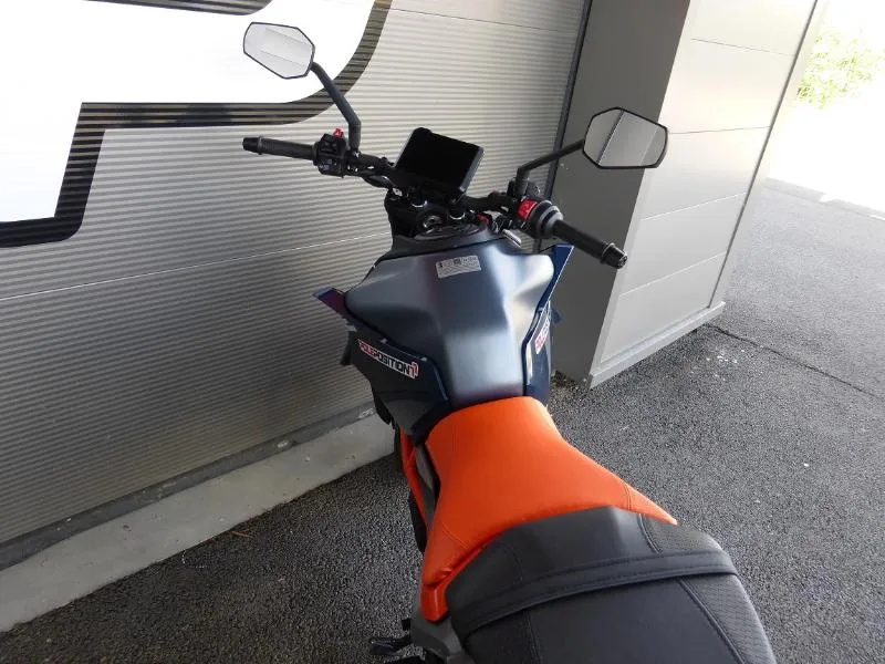 390 DUKE 2025