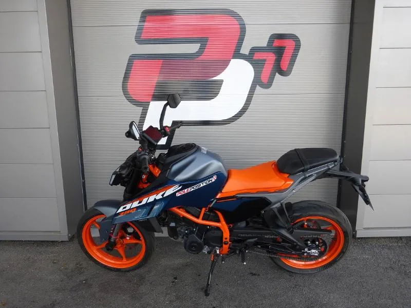 390 DUKE 2025