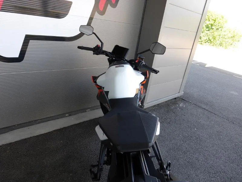 990 DUKE TECHPACK 2026