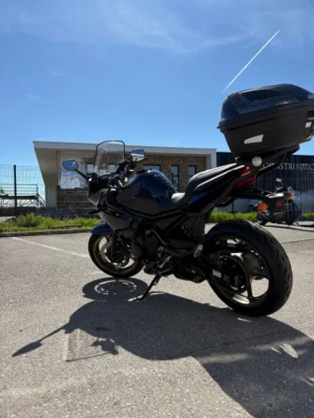 XJ6 600