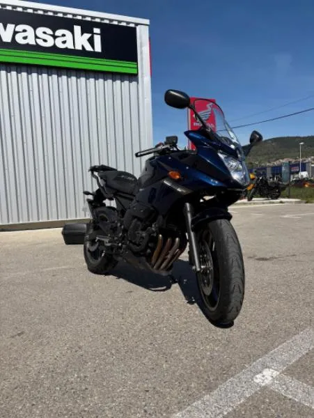 XJ6 600
