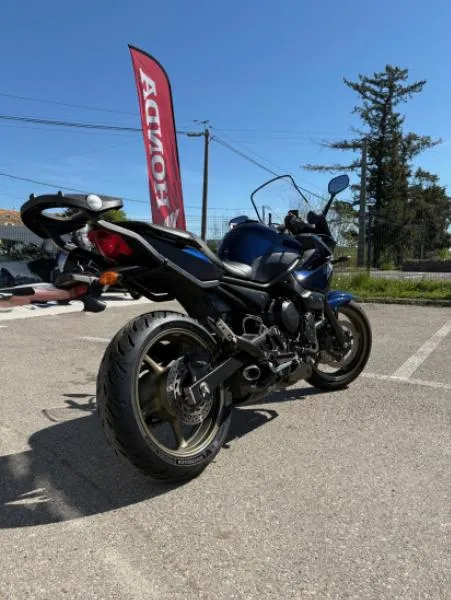 XJ6 600