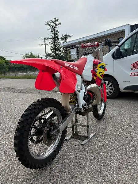 CR