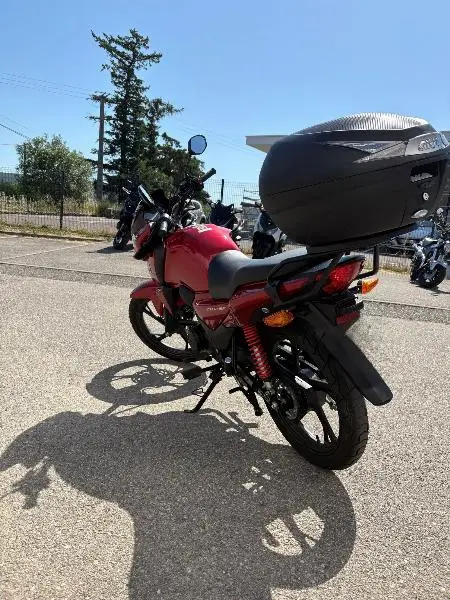 CB 125 F