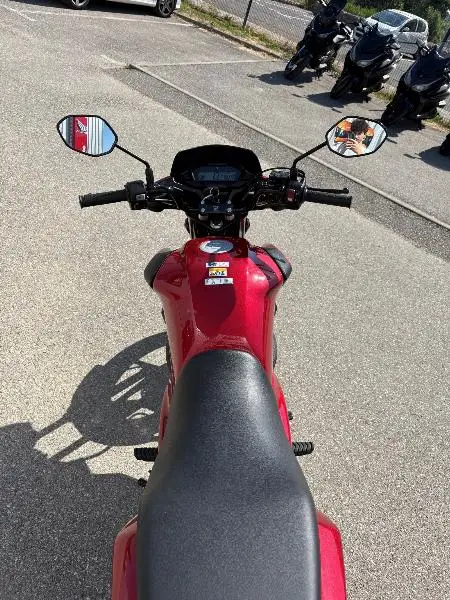 CB 125 F