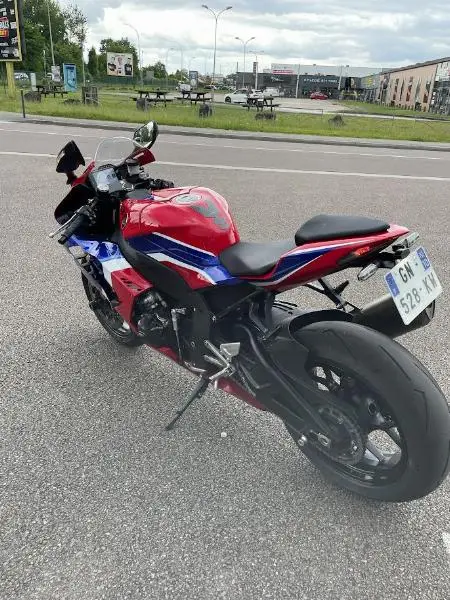CBR 1000 RR FIREBLADE