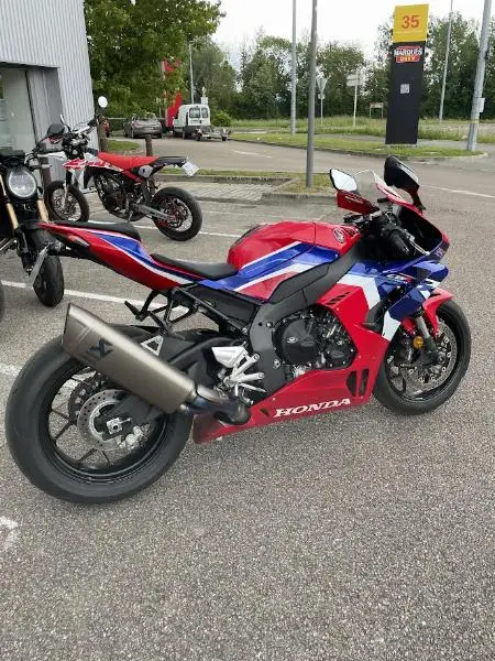 CBR 1000 RR FIREBLADE