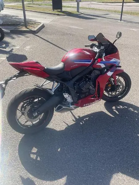 CBR 650  R